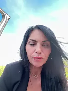 Offline KimKelly13 on StripChat