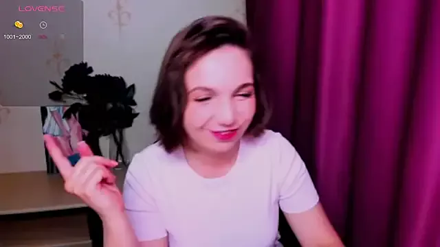 Offline KindHazelHere_ on StripChat