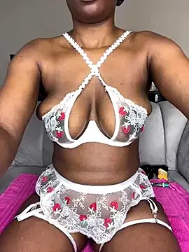 Kinkyy_ on StripChat