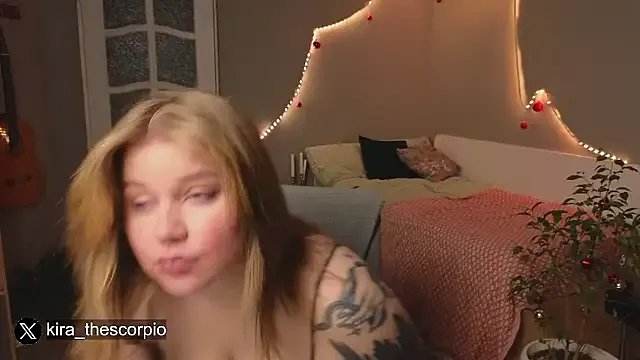 Kira_Citro — Fuckmachine on mouth
