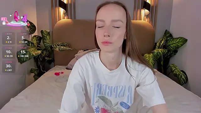Kira_Quinn on StripChat