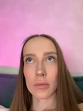 Kira_Quinn on StripChat