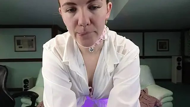 KiraRustle on StripChat