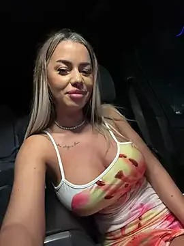 Offline KirstieVegas on StripChat