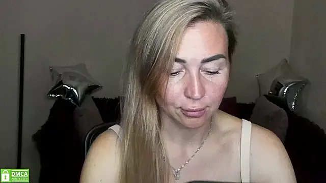 Offline Kiss_julli88I on StripChat