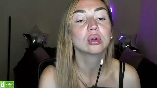 Offline Kiss_julli88I on StripChat