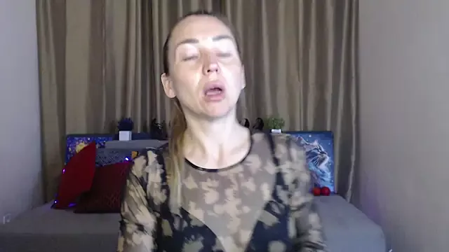 Offline Kiss_julli88I on StripChat