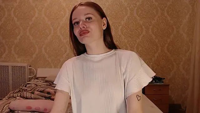 Kitkaat00 on StripChat