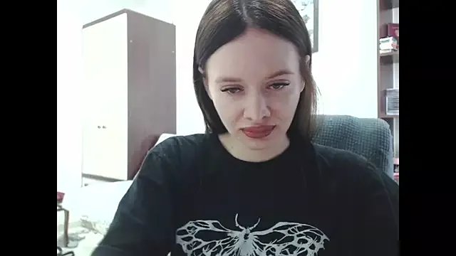 Kitkaat00 on StripChat