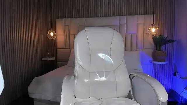 KittyLyne_ on StripChat