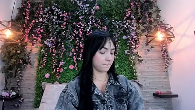 kittyMelvis on StripChat