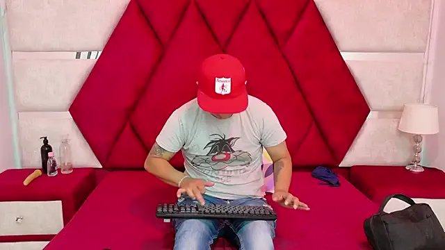 Kity_spiderr on StripChat