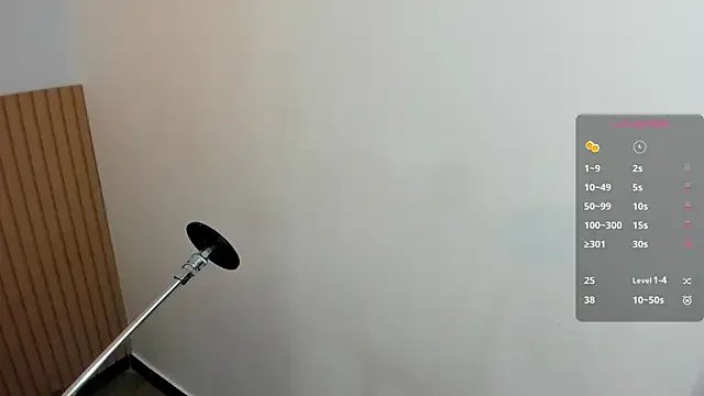 klhoe_boobs on StripChat