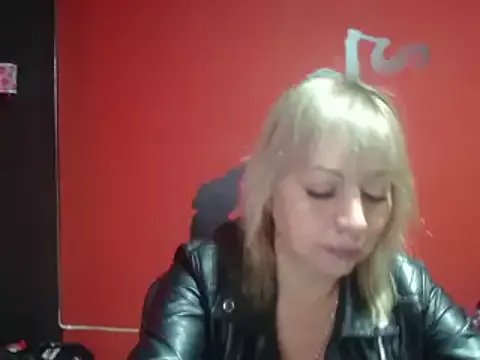 KLOE_PIELL on StripChat