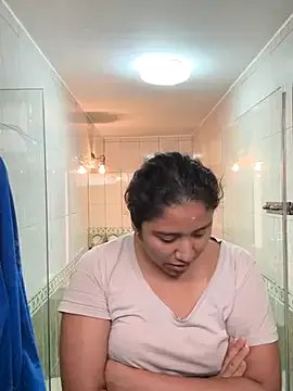 Kmiii21 on StripChat