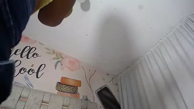 KOURTNEY-- on StripChat