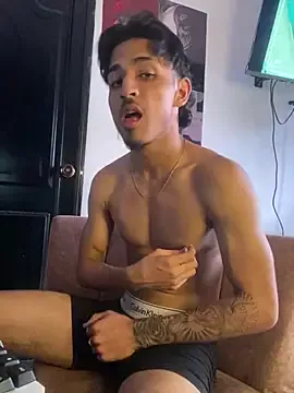 Offline Kriss_Edwards on StripChat