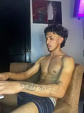 Offline Kriss_Edwards on StripChat