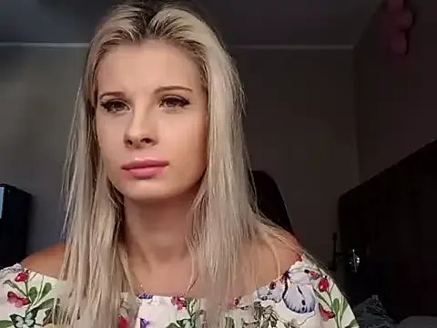 KristineGlow on StripChat