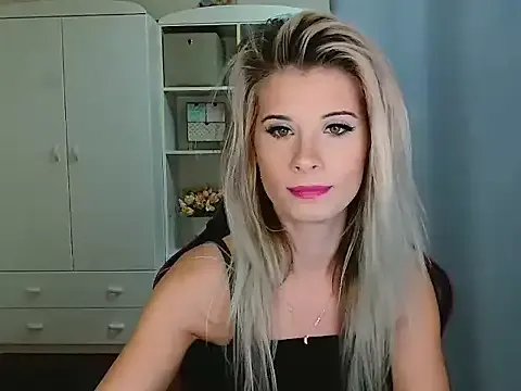 KristineGlow on StripChat