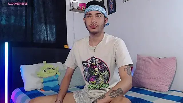 kyle_clint07 on StripChat