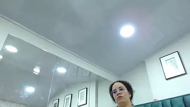 La_Crespa_x on StripChat