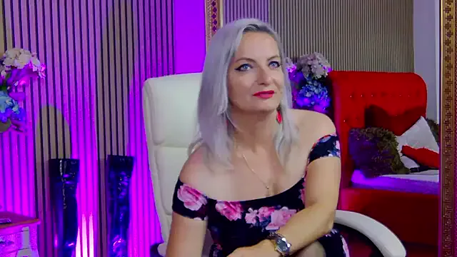 Offline LadyTouch on StripChat