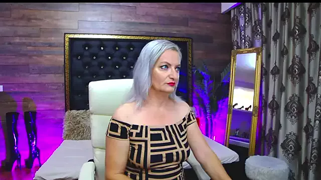 Offline LadyTouch on StripChat