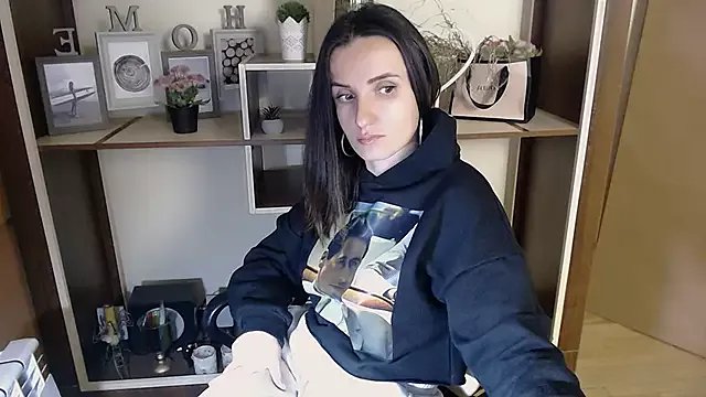 LaimaV_ on StripChat