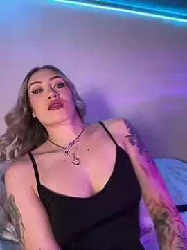 Lally_Valencia__ on StripChat