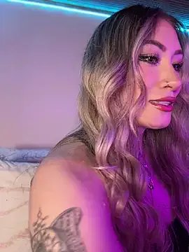 Lally_Valencia__ on StripChat