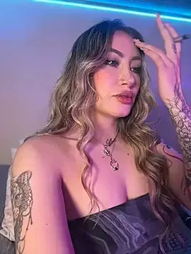 Lally_Valencia__ on StripChat