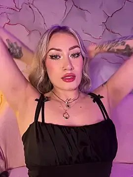 Lally_Valencia__ on StripChat