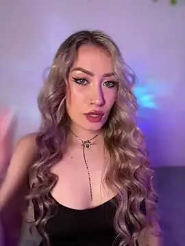 Lally_Valencia__ on StripChat