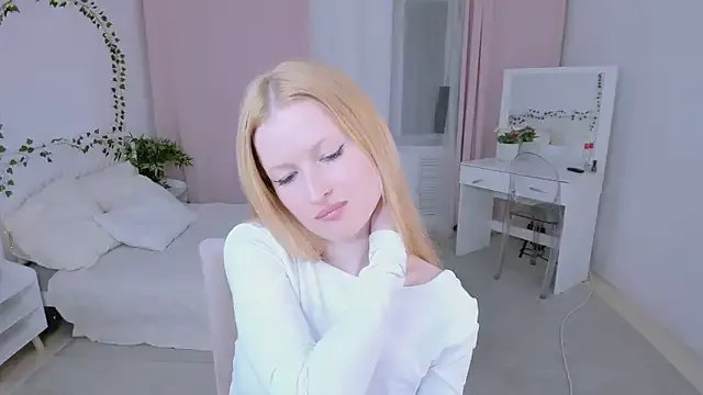 Laly_Peach on StripChat