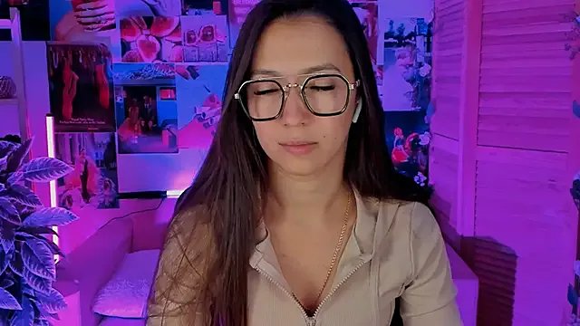 LanaBaker on StripChat