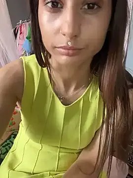 LaPetitechienne1 on StripChat