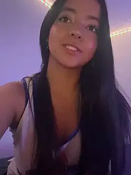 laraa_rous on StripChat
