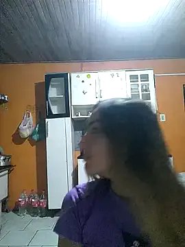 Larinhacat on StripChat