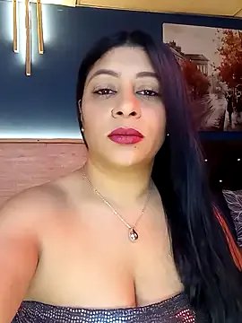 Lashmy111 on StripChat