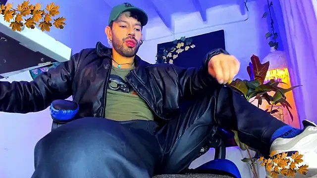 LatinMilk_ on StripChat