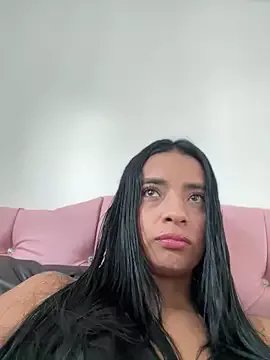Laura_fernandezII on StripChat