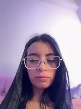 Laura_fernandezII on StripChat