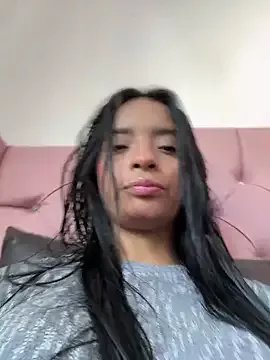 Laura_fernandezII on StripChat