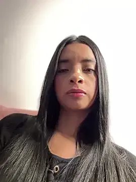 Laura_fernandezII on StripChat