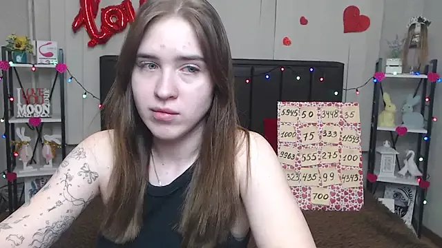 LauraHlot on StripChat