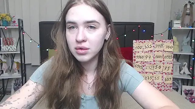 LauraHlot on StripChat