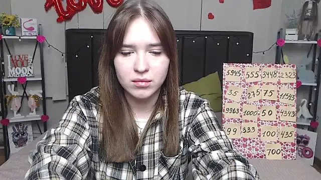 LauraHlot on StripChat