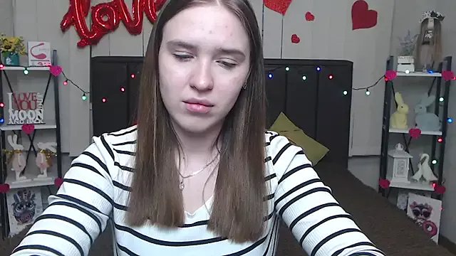 LauraHlot on StripChat