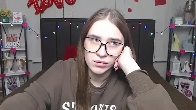 LauraHlot on StripChat